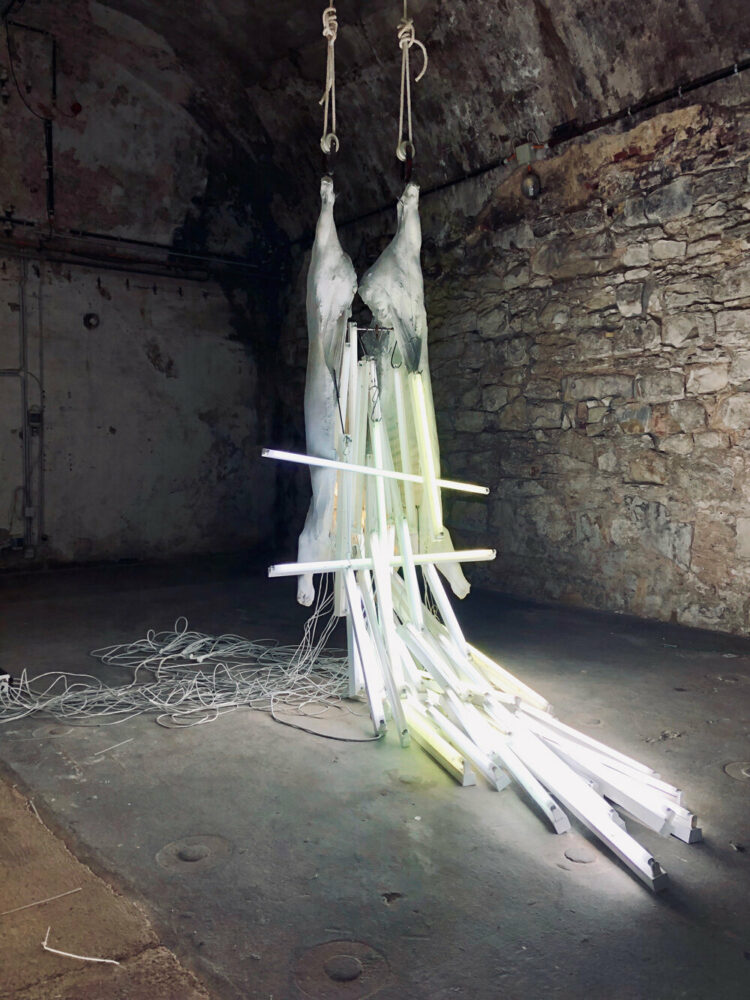 bernardí roig, der italiener (the cow), 2011, polyester resin, iron, fluorescent tubes, 280 x 120 x 130 cm, © bernardí roig, courtesy the artist and kewenig, palma/berlin, photo: silvia león