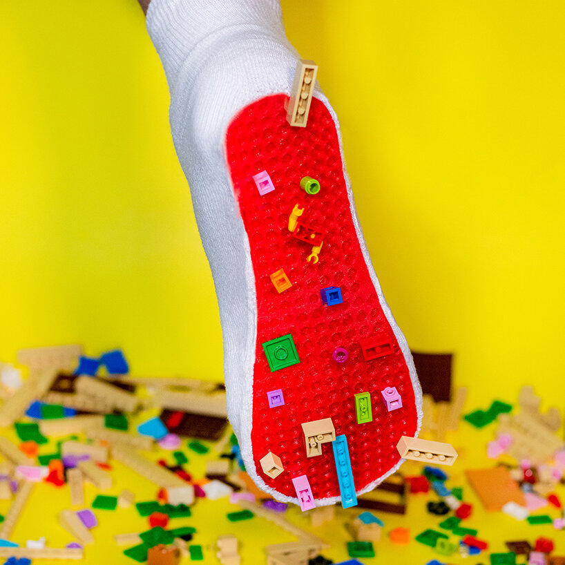 this vacuum cleaner accessory sorts out LEGO bricks according to their size - 1