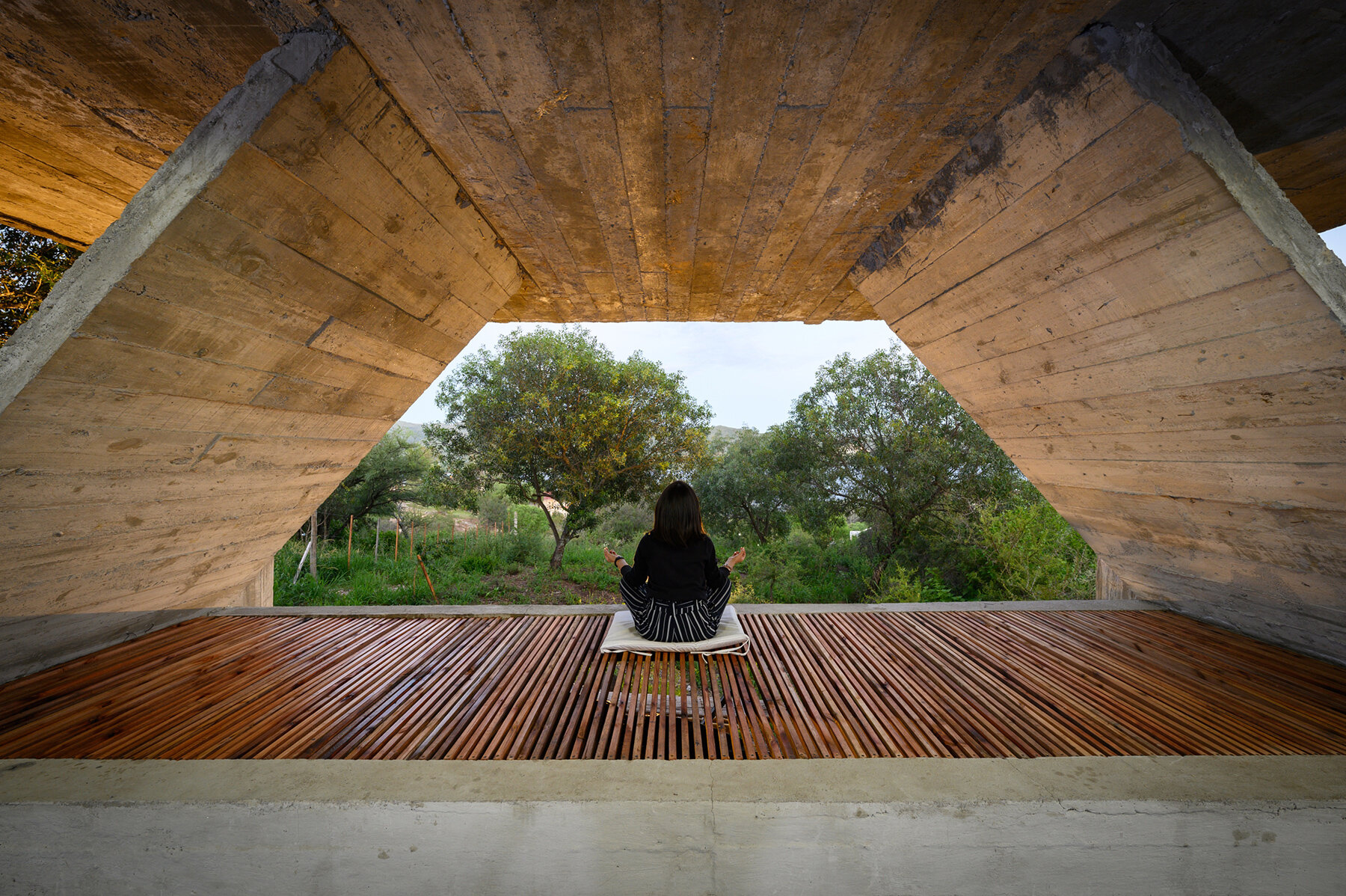 pablo-senmartin-siquiman-lodge-cordoba-argentina-gonzalo-viramonte-designboom-06a