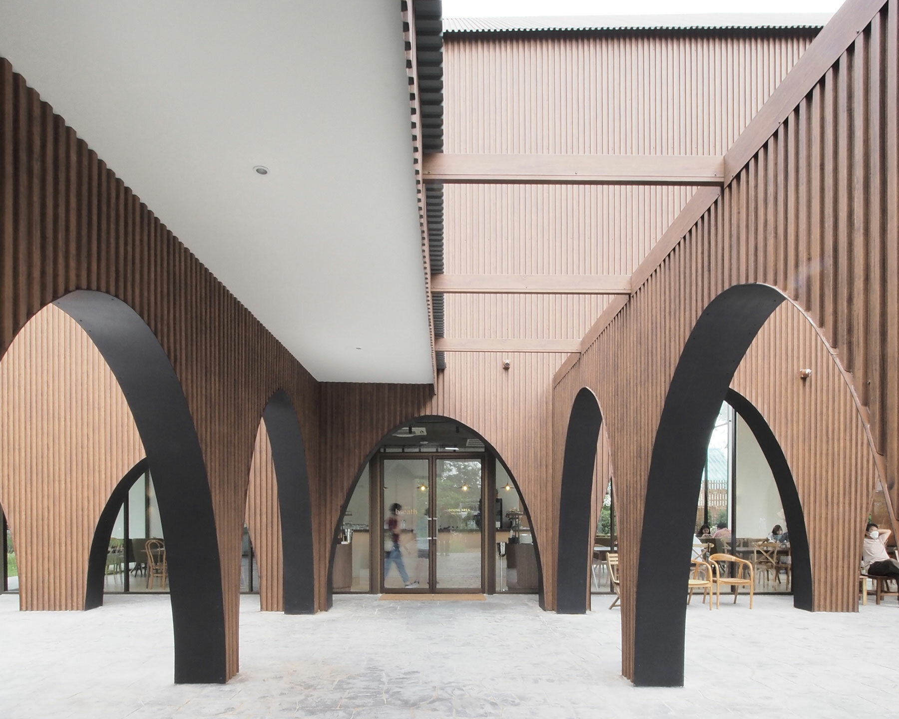 take-breath-cafe-ASWA-bangkok-thailand-designboom-06a