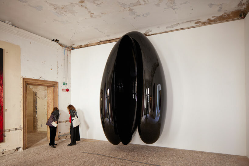 Anish Kapoor, Hidden Mirror / Shulamite and Lajja Gauri, 2020, image © David Levene