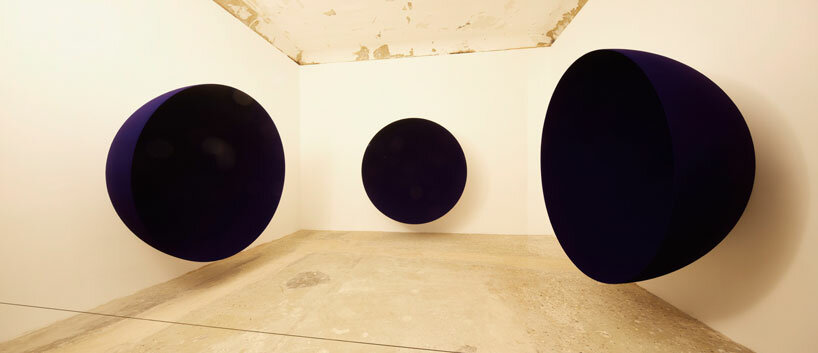 Anish Kapoor, Three, 1990, image © David Levene