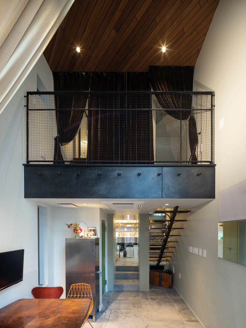 arte-1 architects designs a narrow house with a big glass door in tokyo - 3