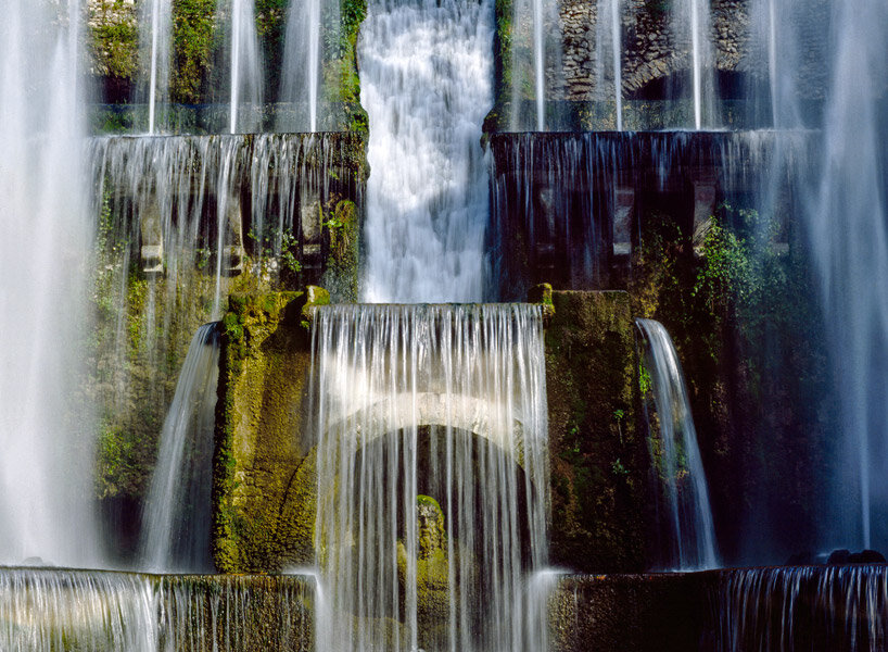 ‘grandi giardini italiani’ travels through 147 exquisite gardens in 14 regions of italy