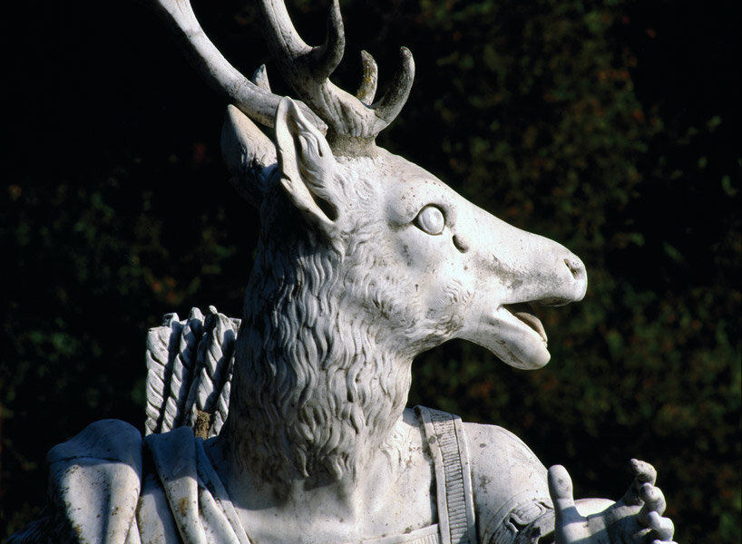 ‘grandi giardini italiani’ travels through 147 exquisite gardens in 14 regions of italy