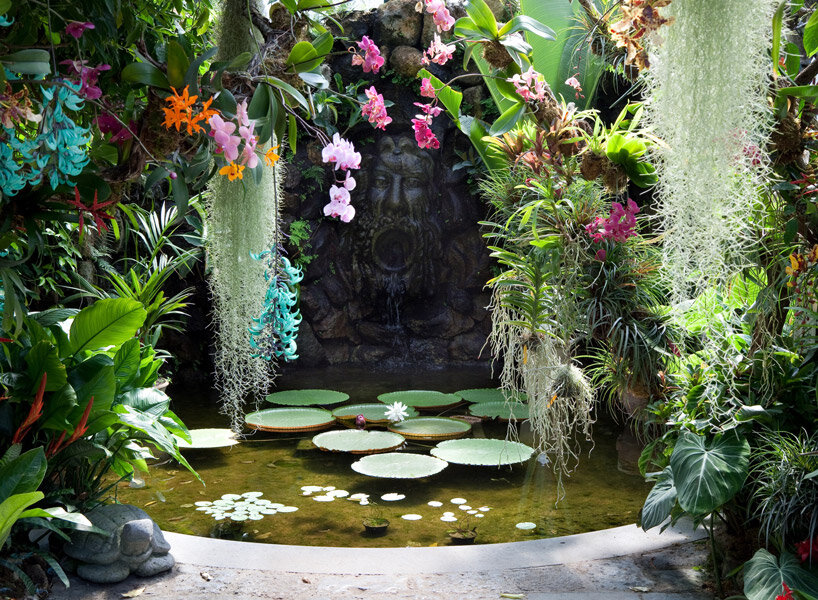 ‘grandi giardini italiani’ travels through 147 exquisite gardens in 14 regions of italy