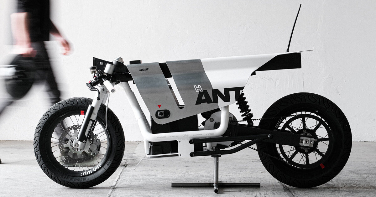hookie’s electrical, sci-fi motorbike silver ANT is created precisely for racing
