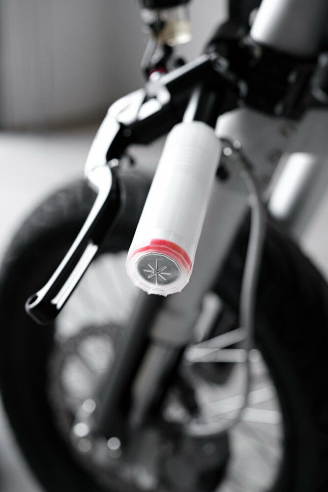 hookie’s electric, sci-fi inspired motorcycle ‘silver ANT’ is made specifically for racing