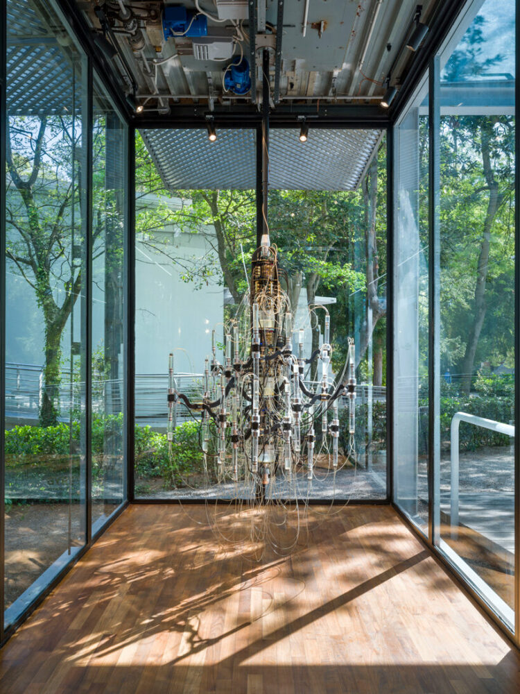 Yunchul Kim, Impulse. Korean Pavilion, 2018. Courtesy of the artist. Image by Roman März.