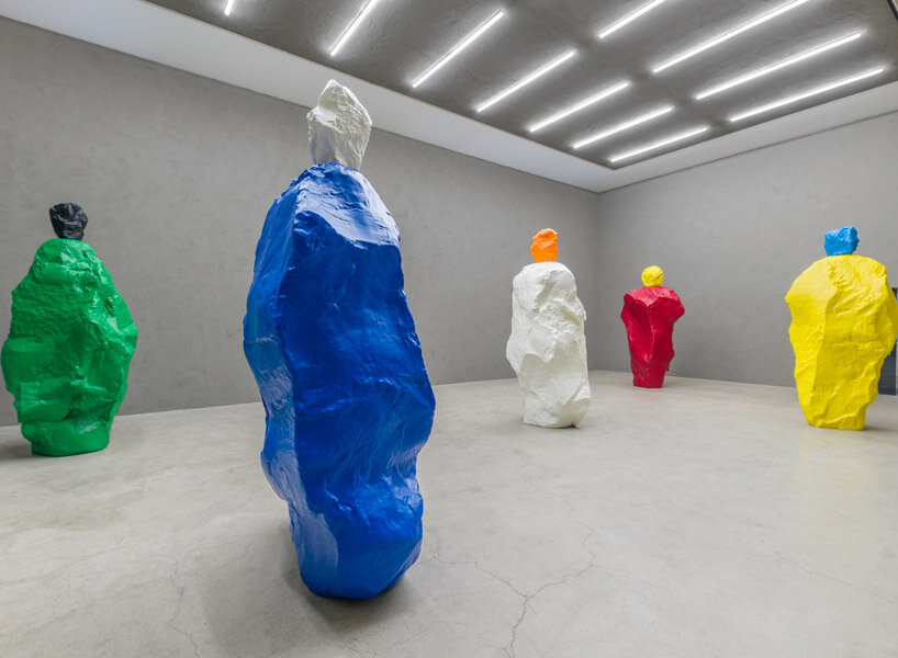 artist ugo rondinone measures faith in ‘nuns and monks by the sea’ at kukje gallery