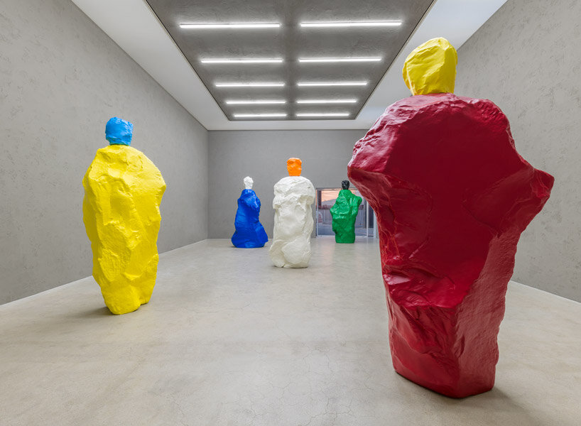 artist ugo rondinone measures faith in ‘nuns and monks by the sea’ at kukje gallery