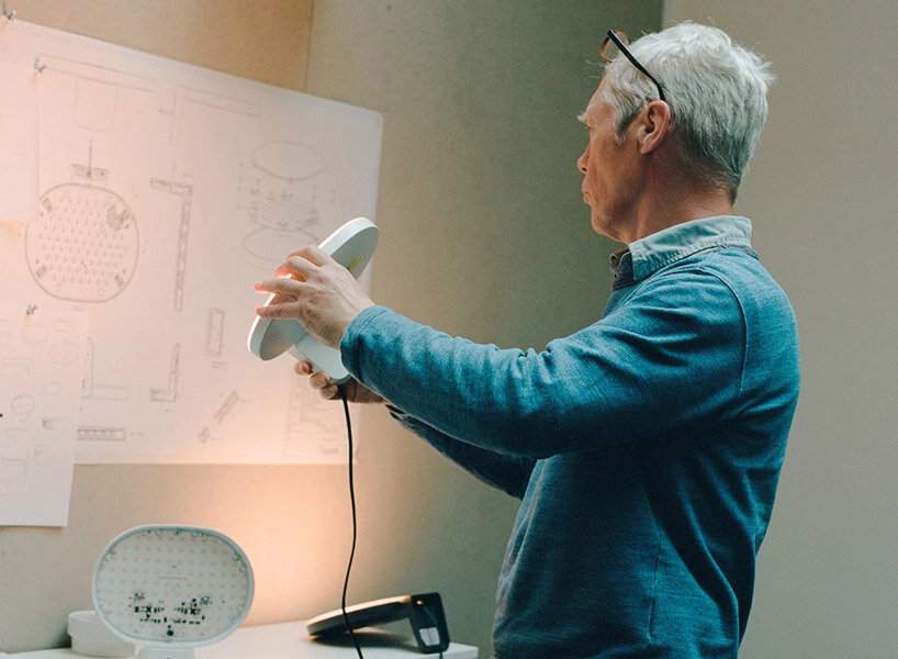 Jasper Morrison creates symmetry, simplicity, and functionality with Flos for Oplight