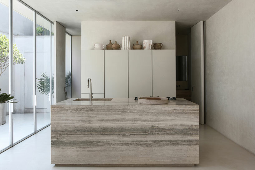 associates architecture shapes introverted house and gallery for designers in mexico - 4