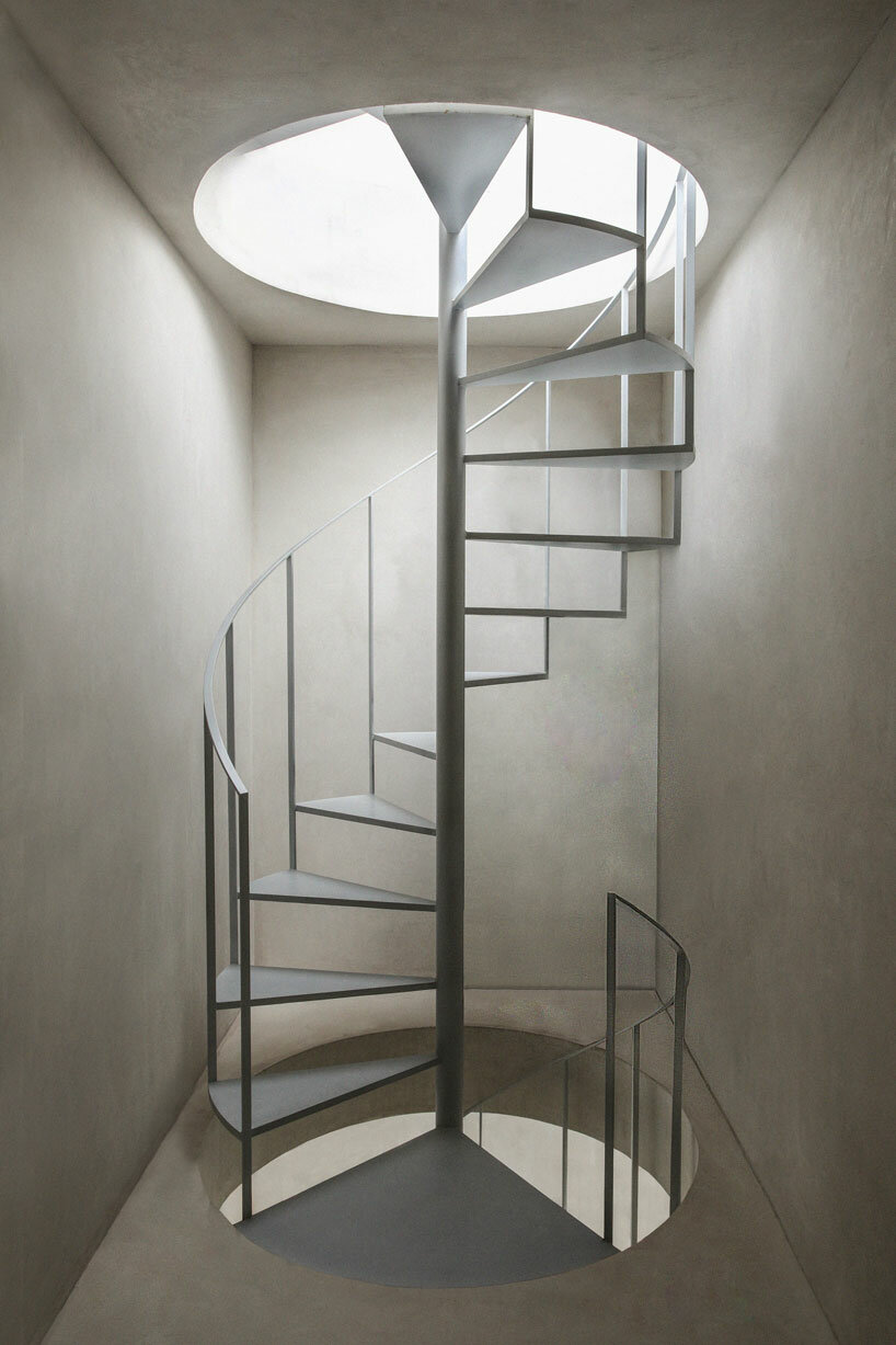 associates architecture shapes introverted house and gallery for designers in mexico - 6