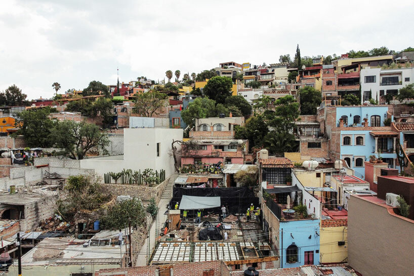 associates architecture shapes introverted house and gallery for designers in mexico - 1