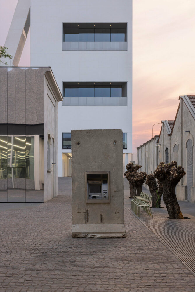 Elmgreen & Dragset, Statue of Liberty, Fig. 2, 2018-2021