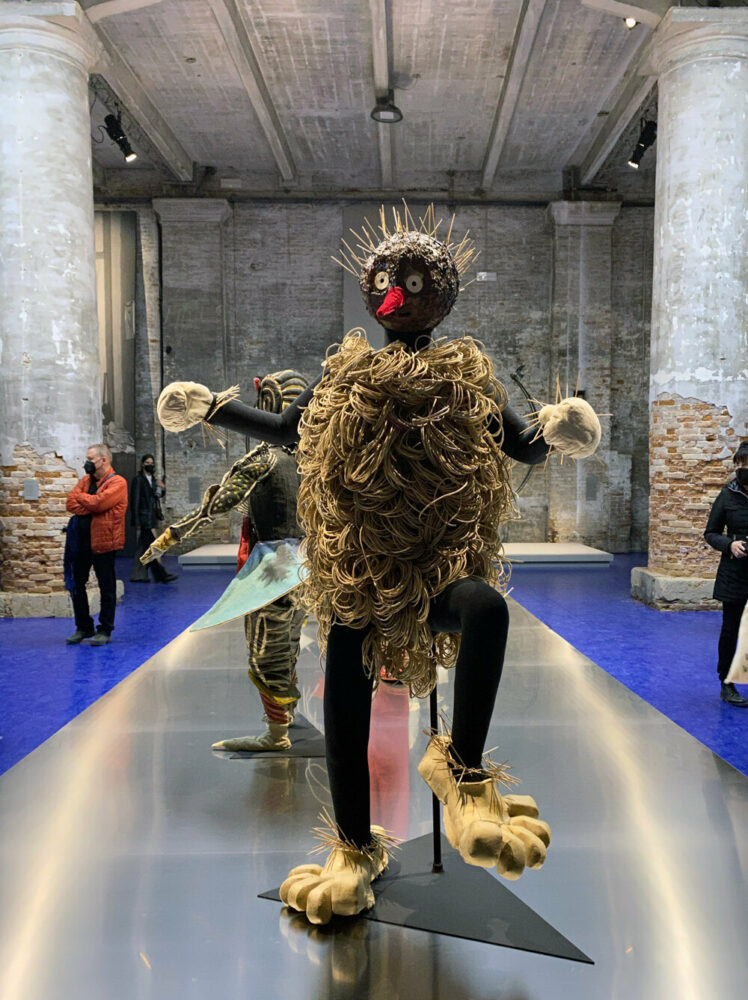 'Seduction of the Cyborg' capsule | image © designboom