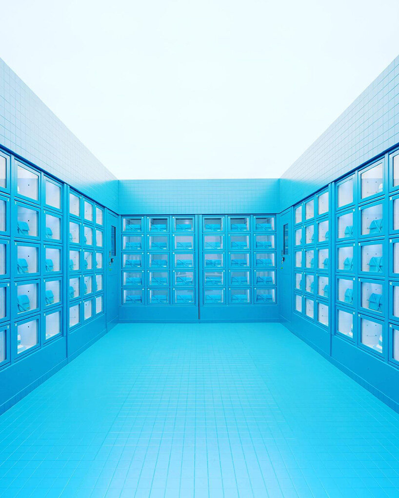 jacquemus creates a surreal blue version of his bathroom in selfridges london - 4