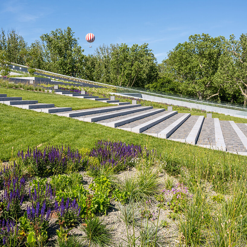 the ‘museum of ethnography’ is built underground to expand a park in budapest