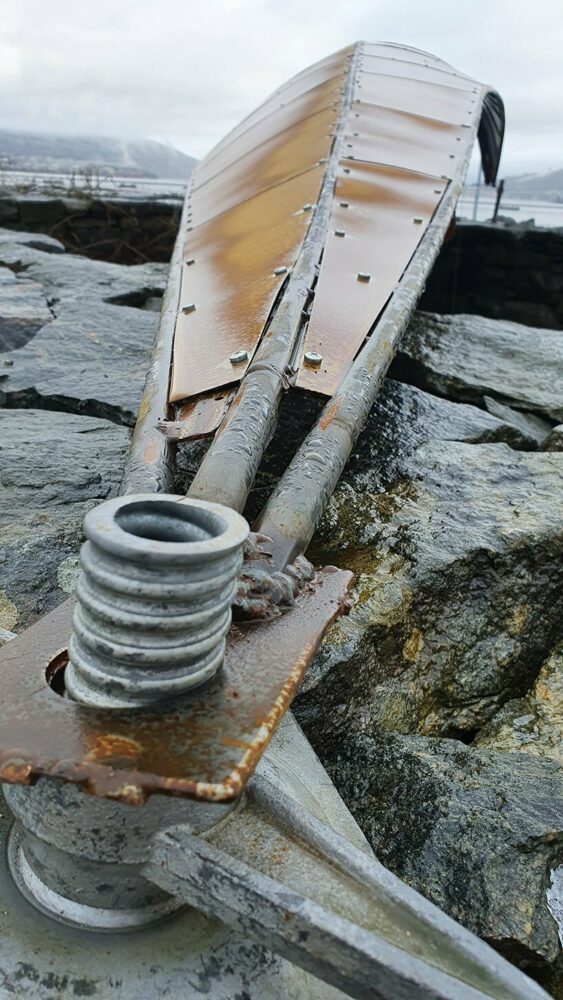 The rough finish and materials used are tuned to the site and climate