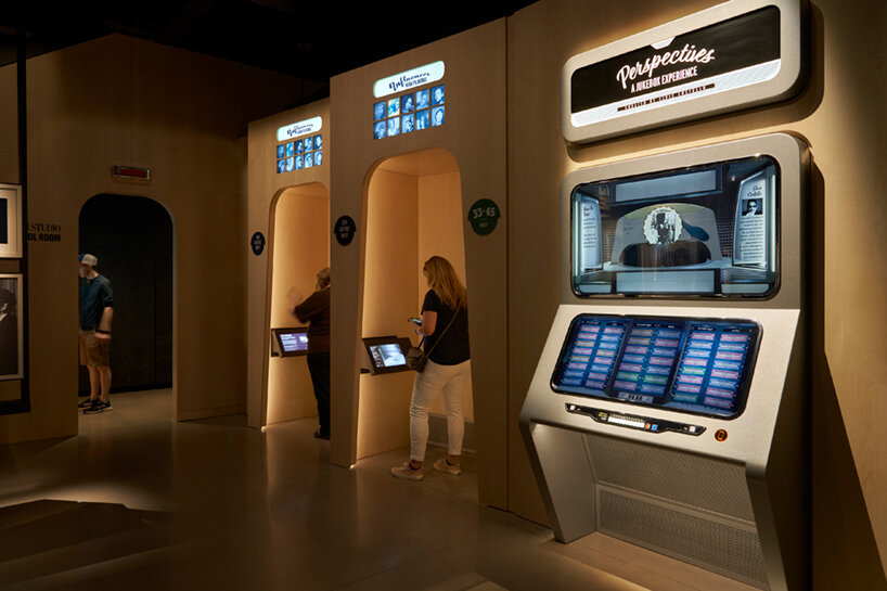 A jukebox playlist curated by Elvis Costello plays 152 songs which either inspired Bob Dylan or songs that he had inspired in others