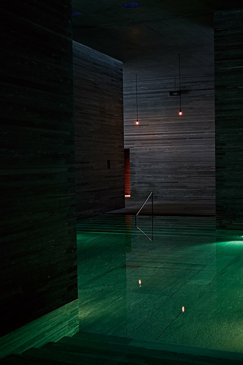 Valserliege, Therme Vals
