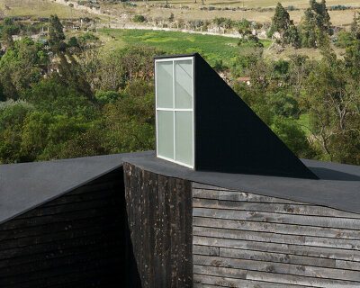oficina ídem mimics an aging mountain house in ecuador with its casa cíclope