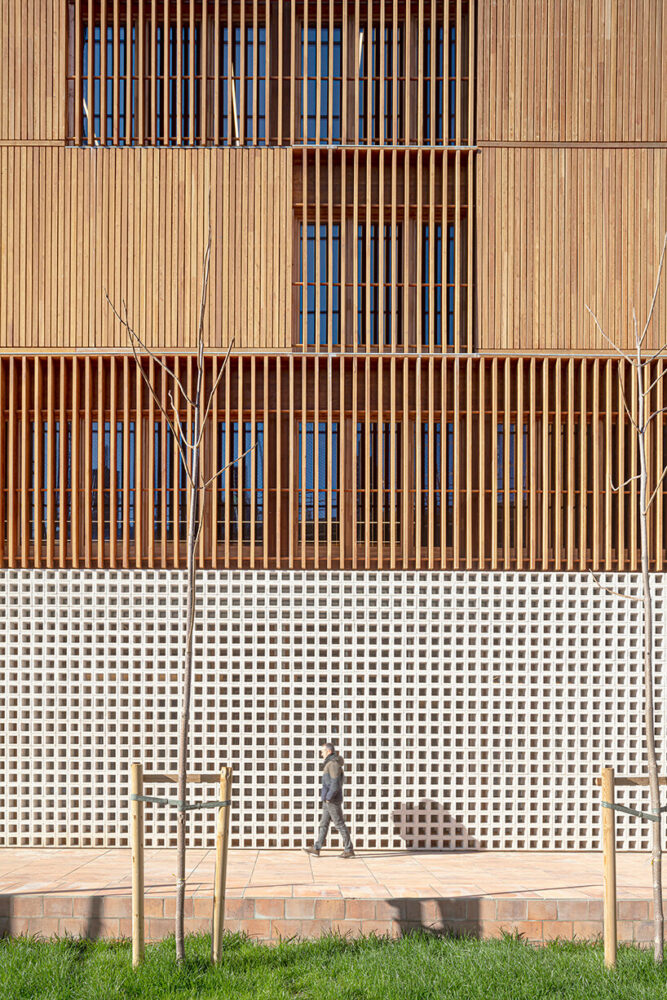 image © Adrià Goula