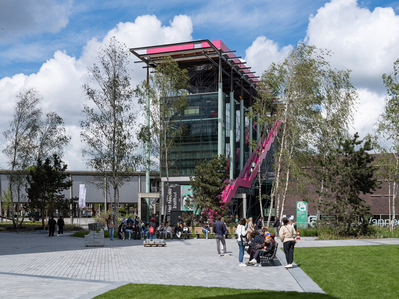 image © Ossip Van Duivenbode