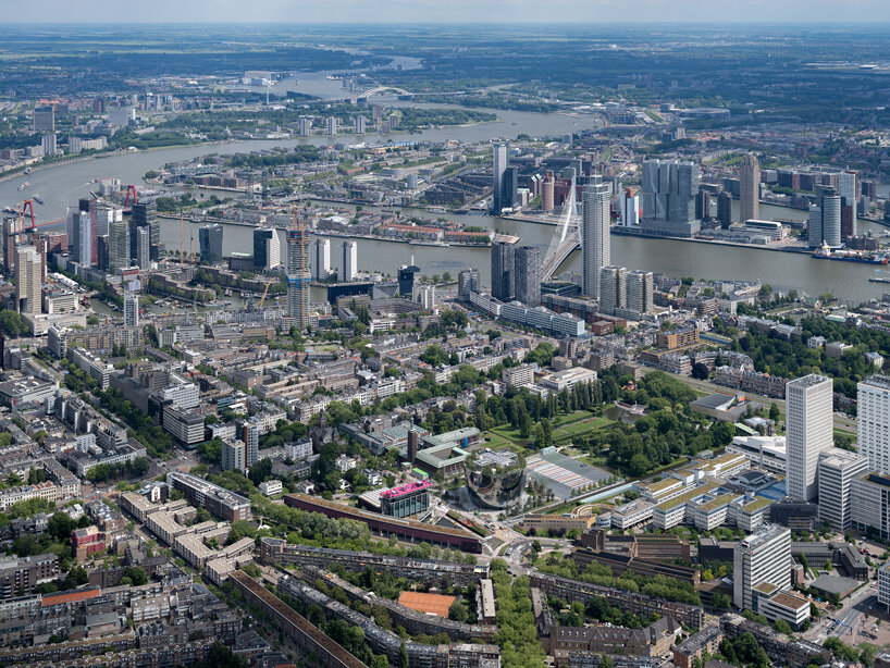 image © Ossip Van Duivenbode