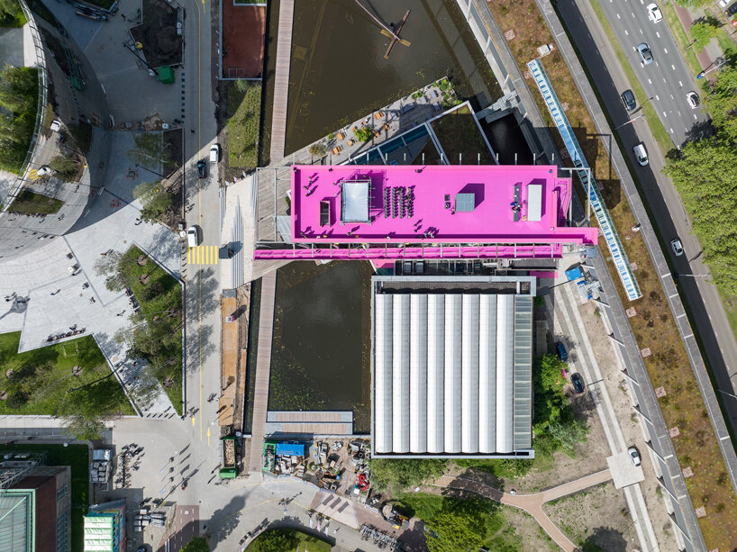 image © Ossip Van Duivenbode