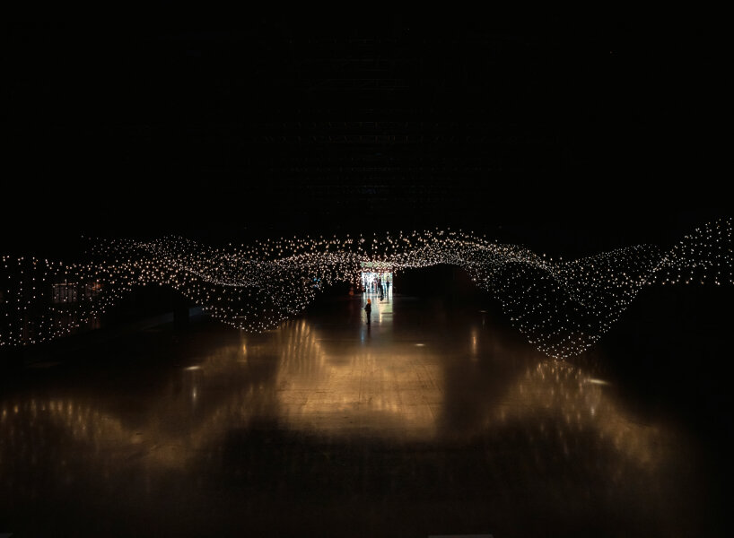 rafael lozano-hemmer's light installation in design miami/basel changes by recording people’s heartbeats