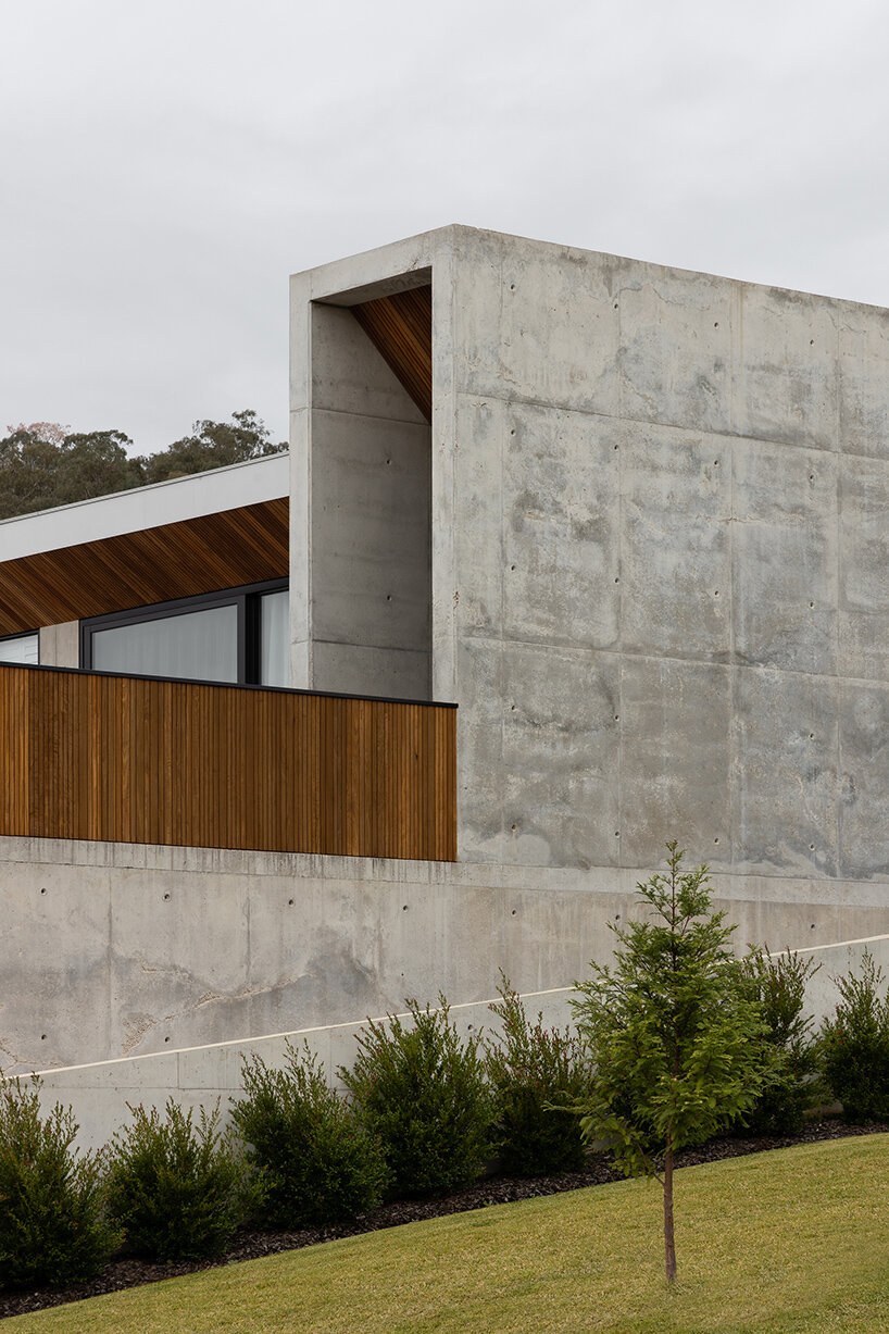 this house by tecture is a composition of concrete ‘blades’ in australia - 1