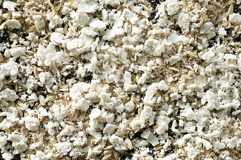 lee mixed with rice gran and other agricultural wastes