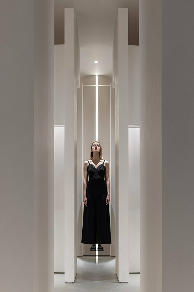 MMC Design wanted to create a space filled with the divinity of Athena, the goddess of wisdom who represents the awakening of feminine power and the break of traditional shackles