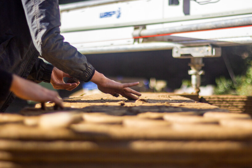 IAAC constructs 3D-printed building in spain using earth, aloe, egg whites & enzymes