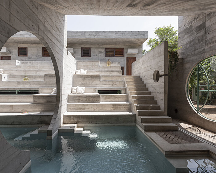 ludwig godefroy sculpts vaulted 'casa TO' hotel for surfers in mexico
