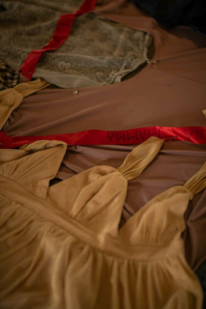 during the workshops, people gathered garments, sewed them, and created quilts of different textures and colors