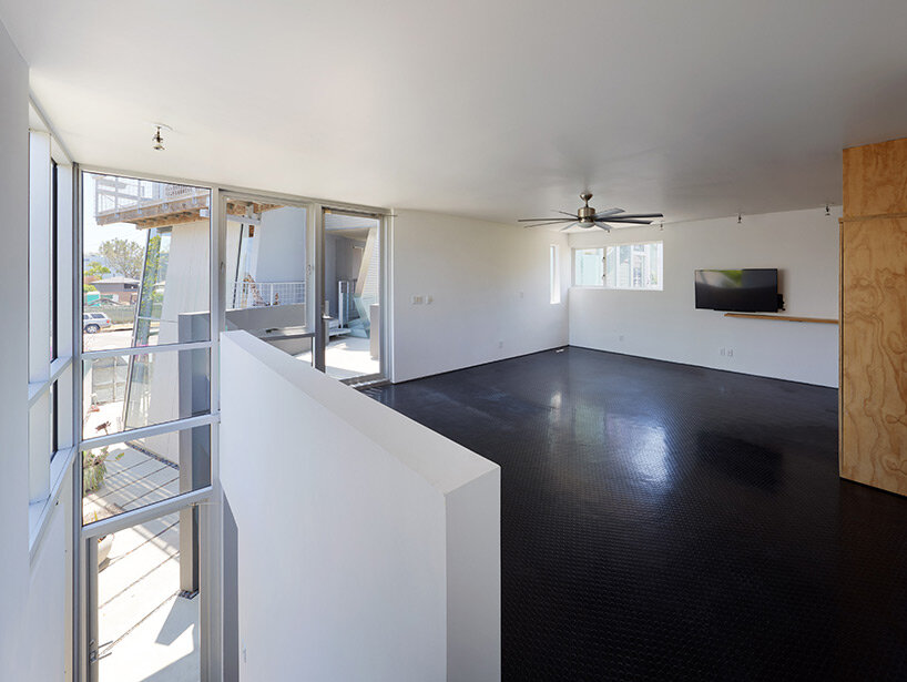 step inside the ‘tectonic house,’ first residential project in the US by coop himmelb(l)au