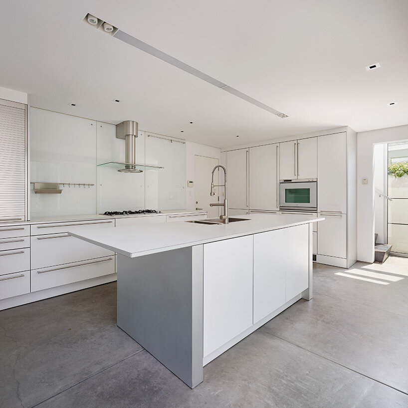 step inside the ‘tectonic house,’ first residential project in the US by coop himmelb(l)au