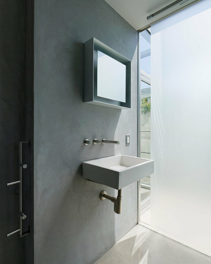 step inside the ‘tectonic house,’ first residential project in the US by coop himmelb(l)au