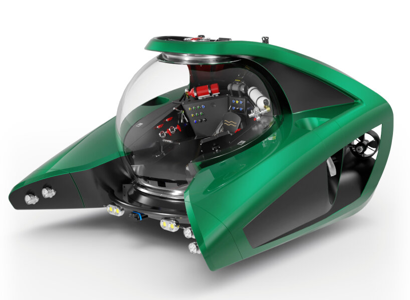 lightweight submersible ‘u-boat worx nemo’ dives up to 330 feet at 3 knots