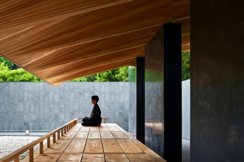 hiroshi nakamura’s ueno toshogu shrine juyosho in japan revives felled ginkgo tree as roof