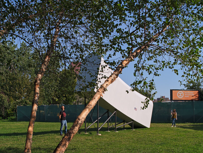 the structure is now on view at Socrates Sculpture Park | image by Peter Kubilus