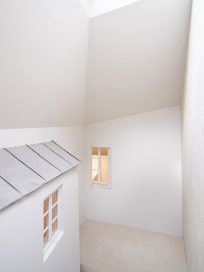 carlana mezzalira pentimalli’s new brixen public library in italy pairs history with modernity - 9