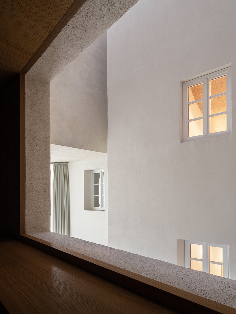carlana mezzalira pentimalli’s new brixen public library in italy pairs history with modernity - 11