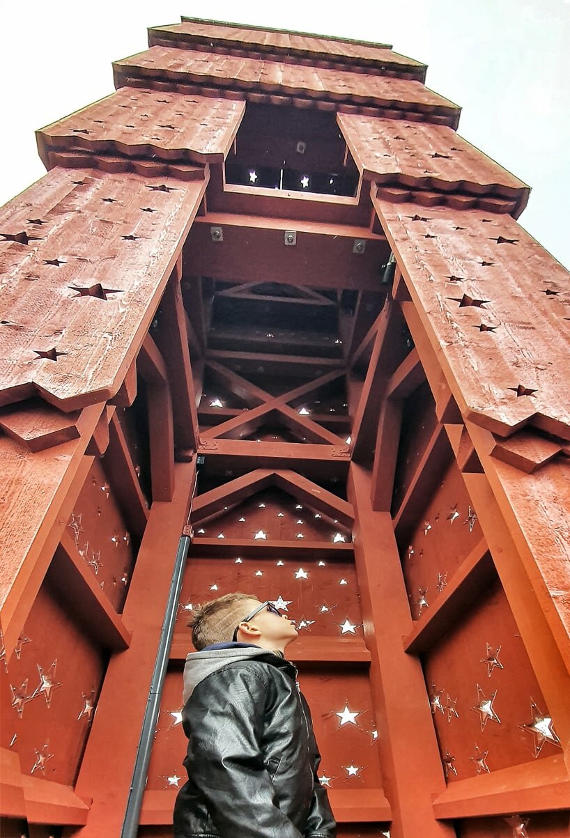 the shaft spreads over eight meters of height