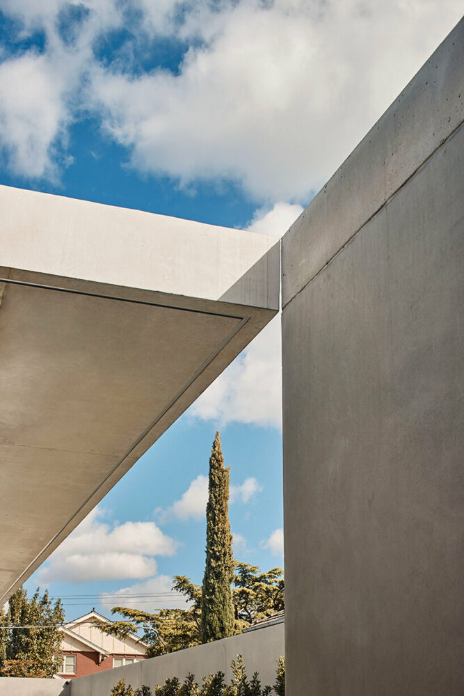 with layered volumes, FGR architects’ ‘courtyard house’ evokes a minimalistic labyrinth