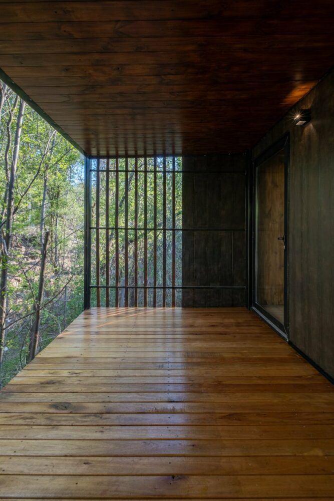 the pine paneling applied linseed oil for easy maintenance in a natural way