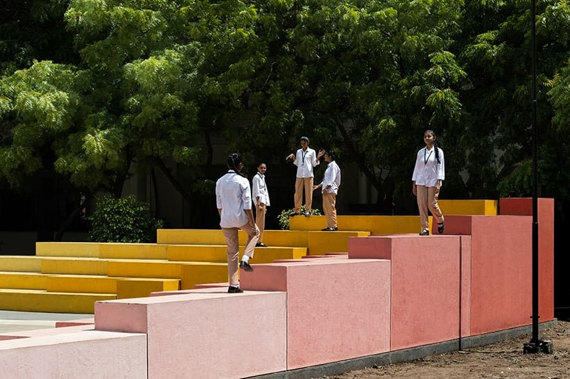 step by step, the colors appear darker and vibrant